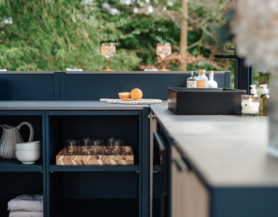 Three Reasons Why You Should Invest in Your Outdoor Garden Set